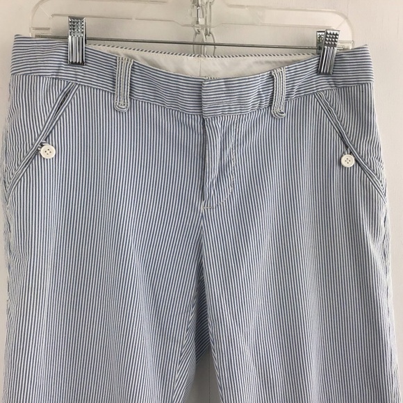 Gap Original stretch almost vintage blue and white seersucker capris. Size 6. - Picture 2 of 7